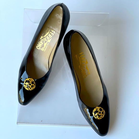 Salvatore Ferragamo Black Patent Leather Heels Pumps Florence Gold Accent, 8AA - Picture 3 of 14